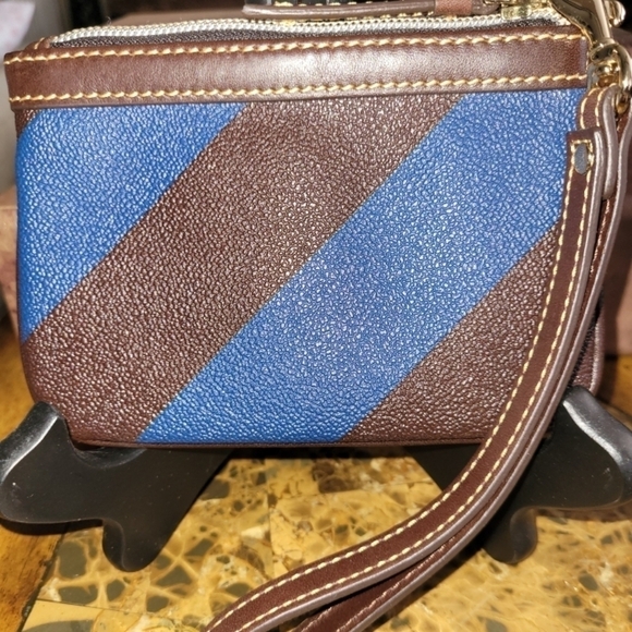Dooney & Bourke wristlet brown and blue - Picture 3 of 8